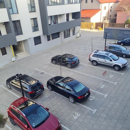 Deluxe 2 Bedroom Apartment With Balcony And Private Parking Bragadiru ภายนอก รูปภาพ