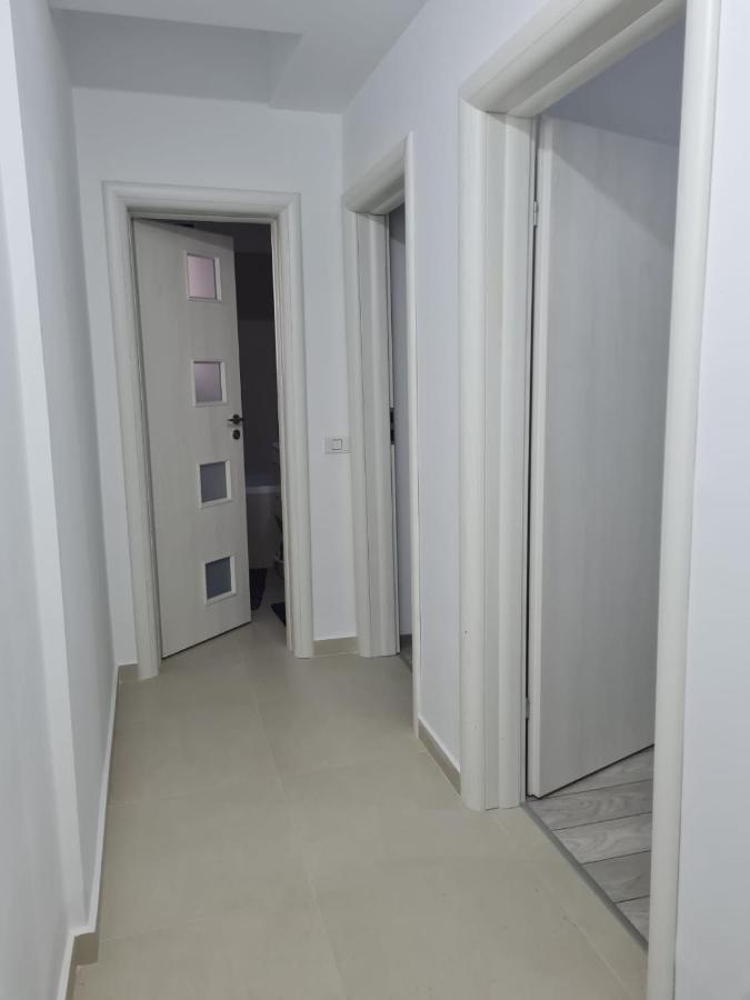 Deluxe 2 Bedroom Apartment With Balcony And Private Parking Bragadiru ภายนอก รูปภาพ