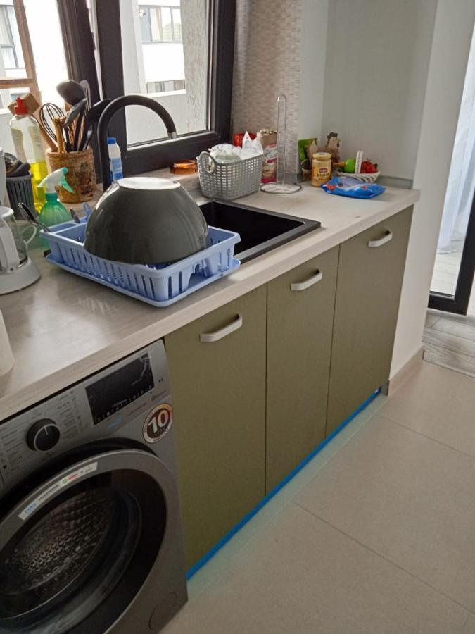 Deluxe 2 Bedroom Apartment With Balcony And Private Parking Bragadiru ภายนอก รูปภาพ